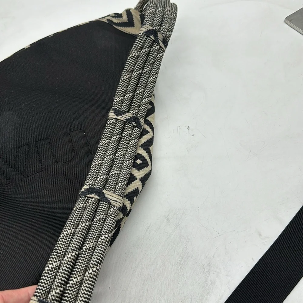 Kavu great preowned